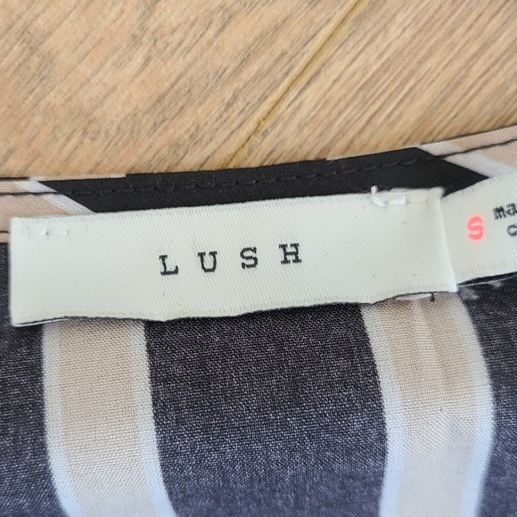 Wrap Mini Dress with Tie Front and Stripes - Picture 4 of 4